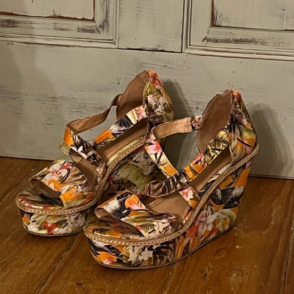 Miss Allbright Tropical Wedge Floriculture Floral Heels Anthroplogie 10 - Picture 2 of 6